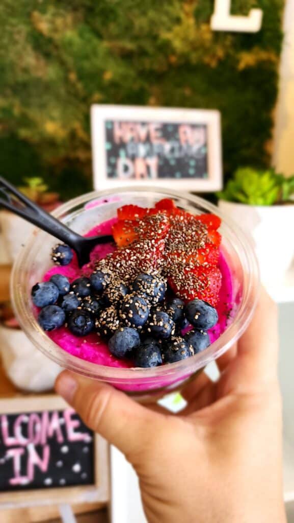 Dragon Fruit Smoothie Bowl with toppings